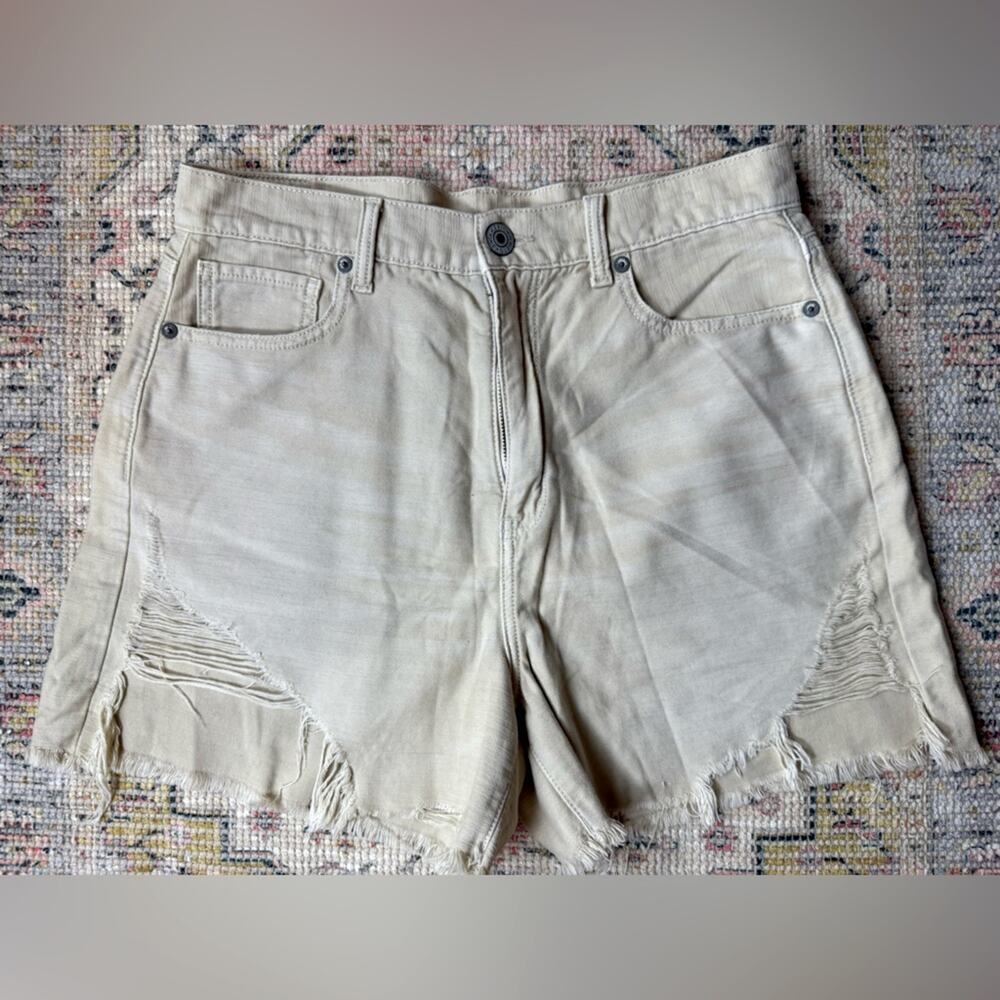 American Eagle Highest Rise Mom Cutoff distressed Shorts Tan Size 10 Women’s